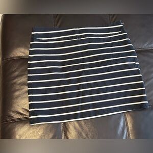 Banana Republic Navy and White Striped Skirt size 8